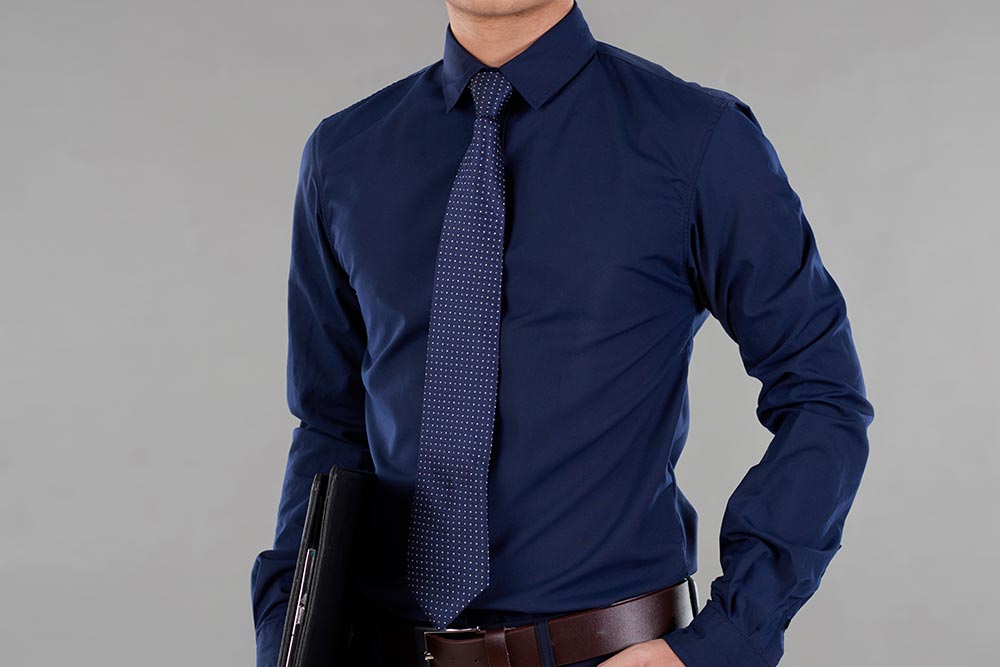 Bespoke Dress Shirts: The Ultimate Guide for Men