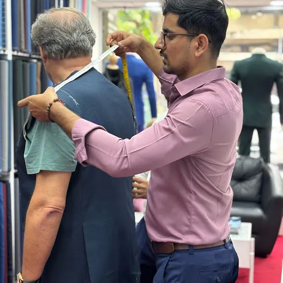 Overseas tailor silom bespoke tailor Bangkok custom clothing bangkok best tailor in bangkok custom tailor bangkok mens bespoke suits bangkok